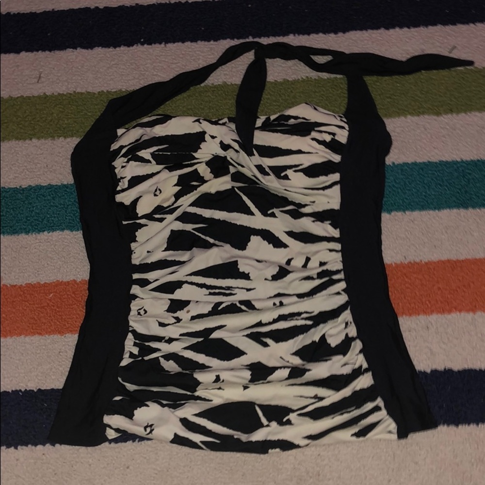Women’s bathing suit top, built in bra